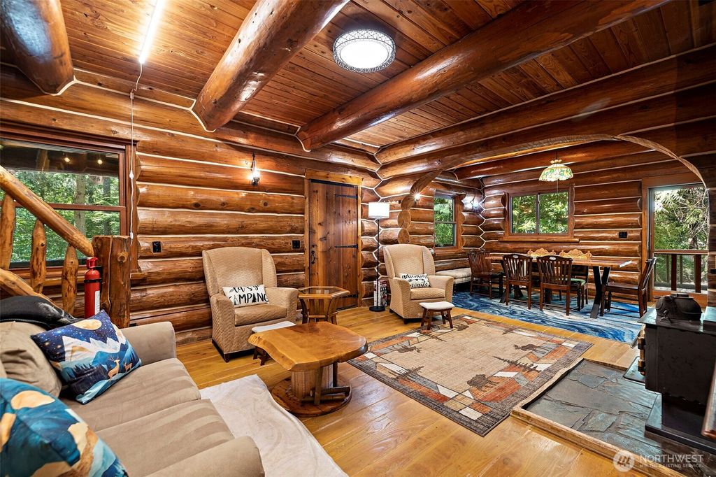 Photo of 44725 SE 71st Street, Snoqualmie, WA 98065 (MLS # 2545656)
