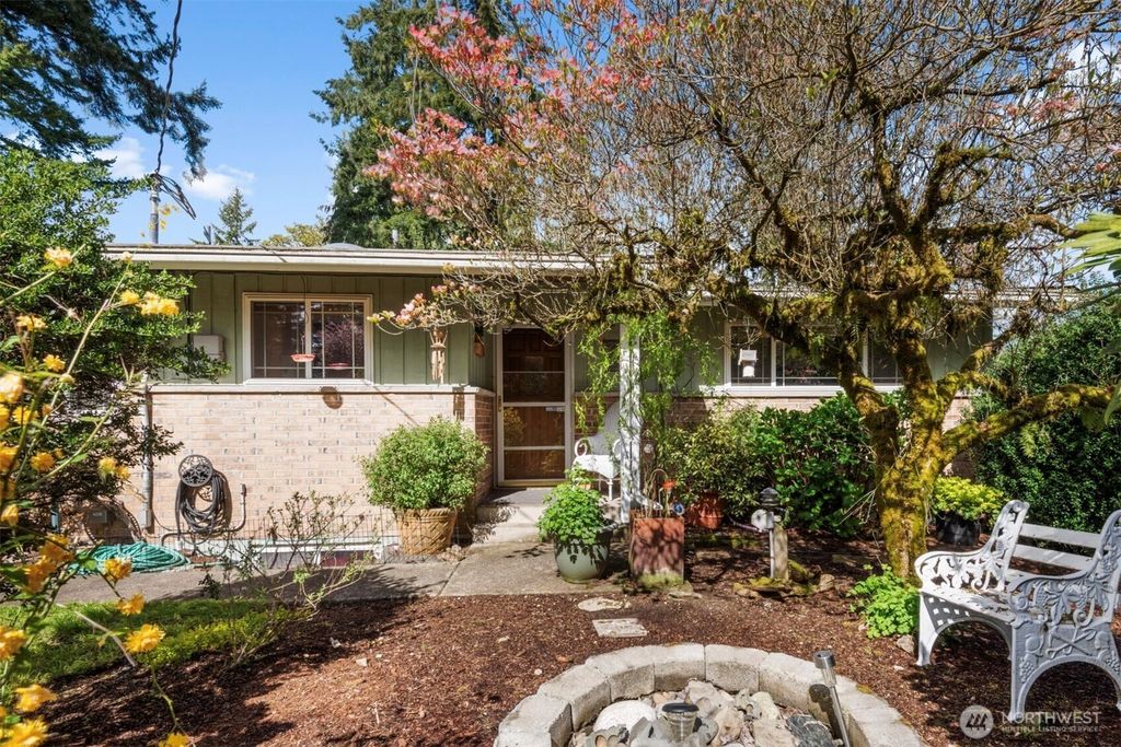 Photo of 15406 SE 22nd Place, Bellevue, WA 98007 (MLS # 2345587)