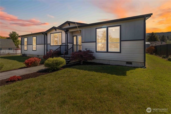 414 JACKSON ST, RYDERWOOD, WA 98581 - Image 2abfef756f8d8be498e8dc46e0f11085/1836769665