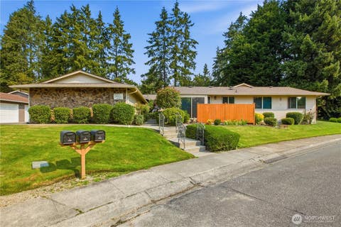 Photo of 24913 11th Avenue S, Des Moines, WA 98198 (MLS # 2565674)