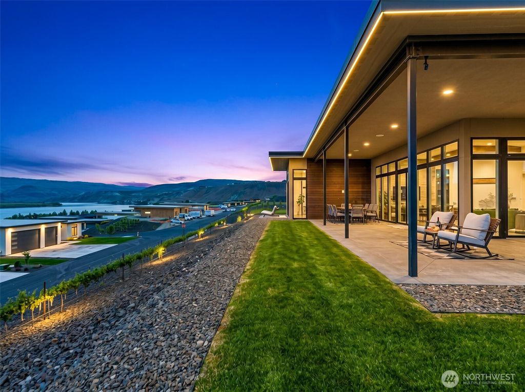 Photo of 23413 NW Cliff View Drive, Quincy, WA 98848 (MLS # 2521871)