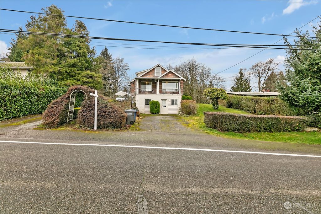 Photo of 11239 12th Avenue S, Burien, WA 98168 (MLS # 2322395)
