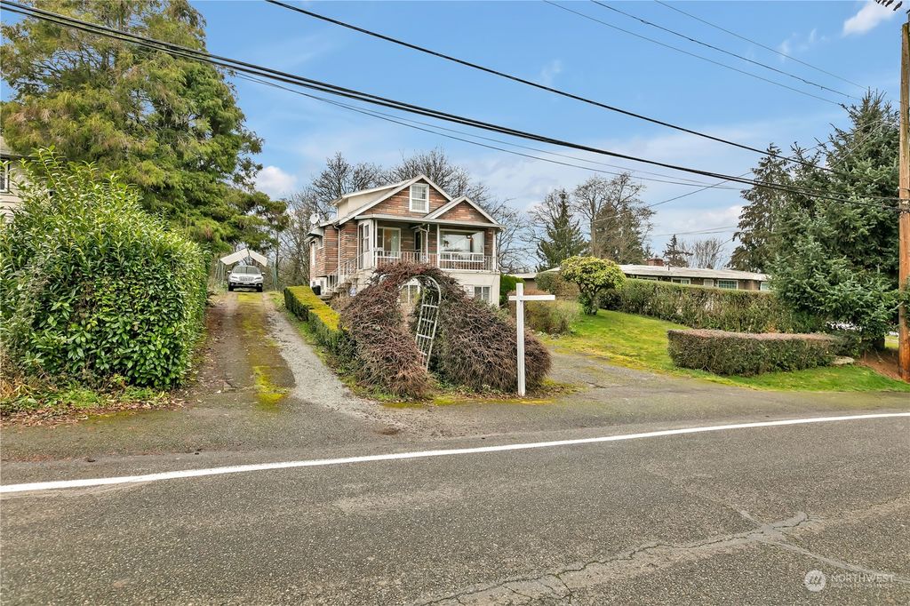 Photo of 11239 12th Avenue S, Burien, WA 98168 (MLS # 2322395)