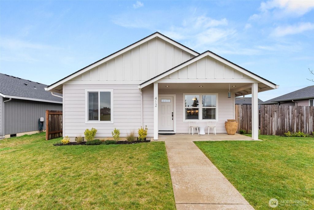 Photo of 412 Herren Avenue, Winlock, WA 98596 (MLS # 2476249)