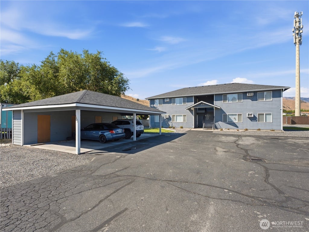 Photo of 1632 Cross Street #1, Wenatchee, WA 98801 (MLS # 2576744)