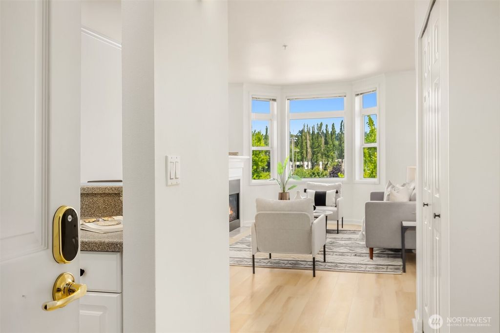 Photo of 122 S State Street #207 E, Kirkland, WA 98033 (MLS # 2393970)