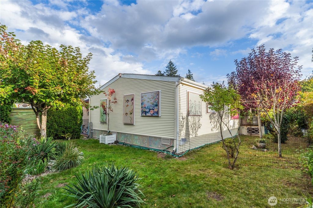 Photo of 404 NE Saturn Lane, Bremerton, WA 98311 (MLS # 2446574)