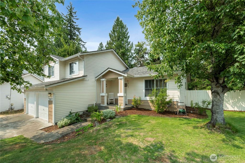 Photo of 2605 Riverwalk Drive SE, Auburn, WA 98002 (MLS # 2415846)