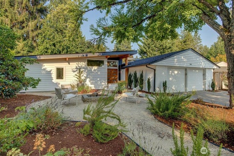 Photo of 1411 176th Place NE, Bellevue, WA 98008 (MLS # 2574120)