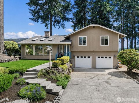 Photo of 5916 51st Street Ct W, University Place, WA 98467 (MLS # 2540779)