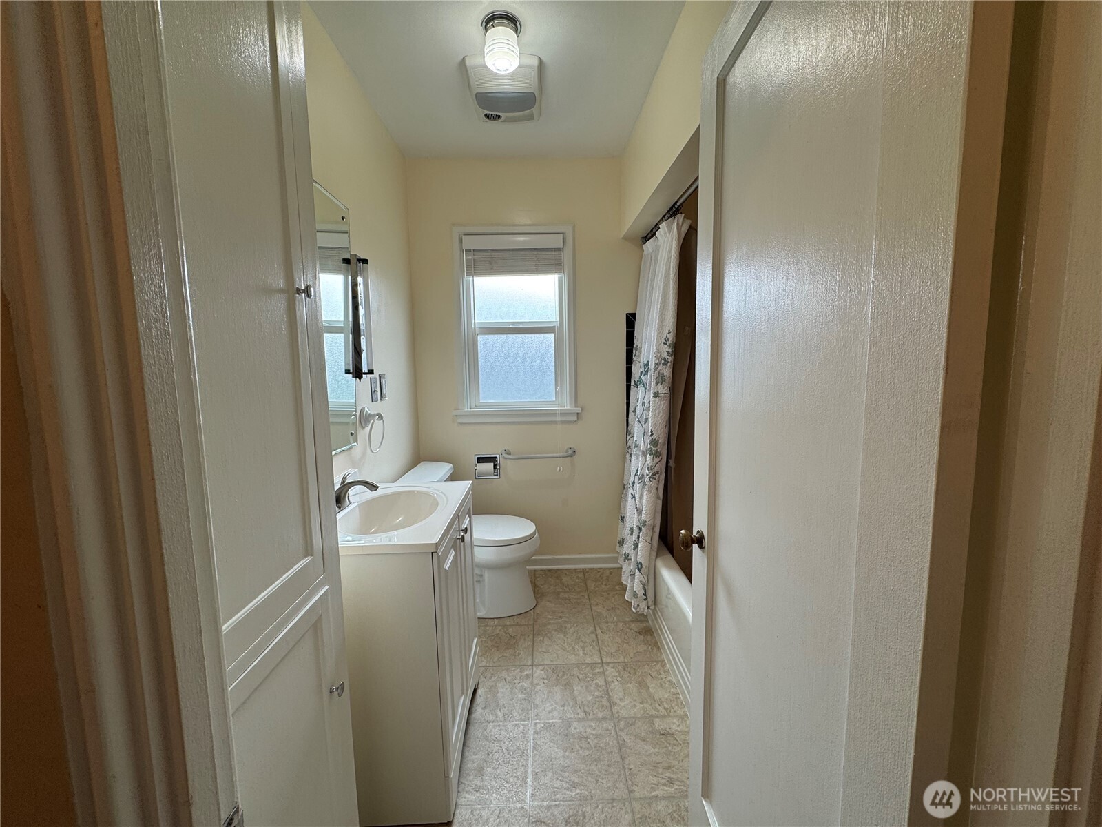 Omak, Washington 98841, United States, 3 Bedrooms Bedrooms, ,2 BathroomsBathrooms,Residential,Active,228593