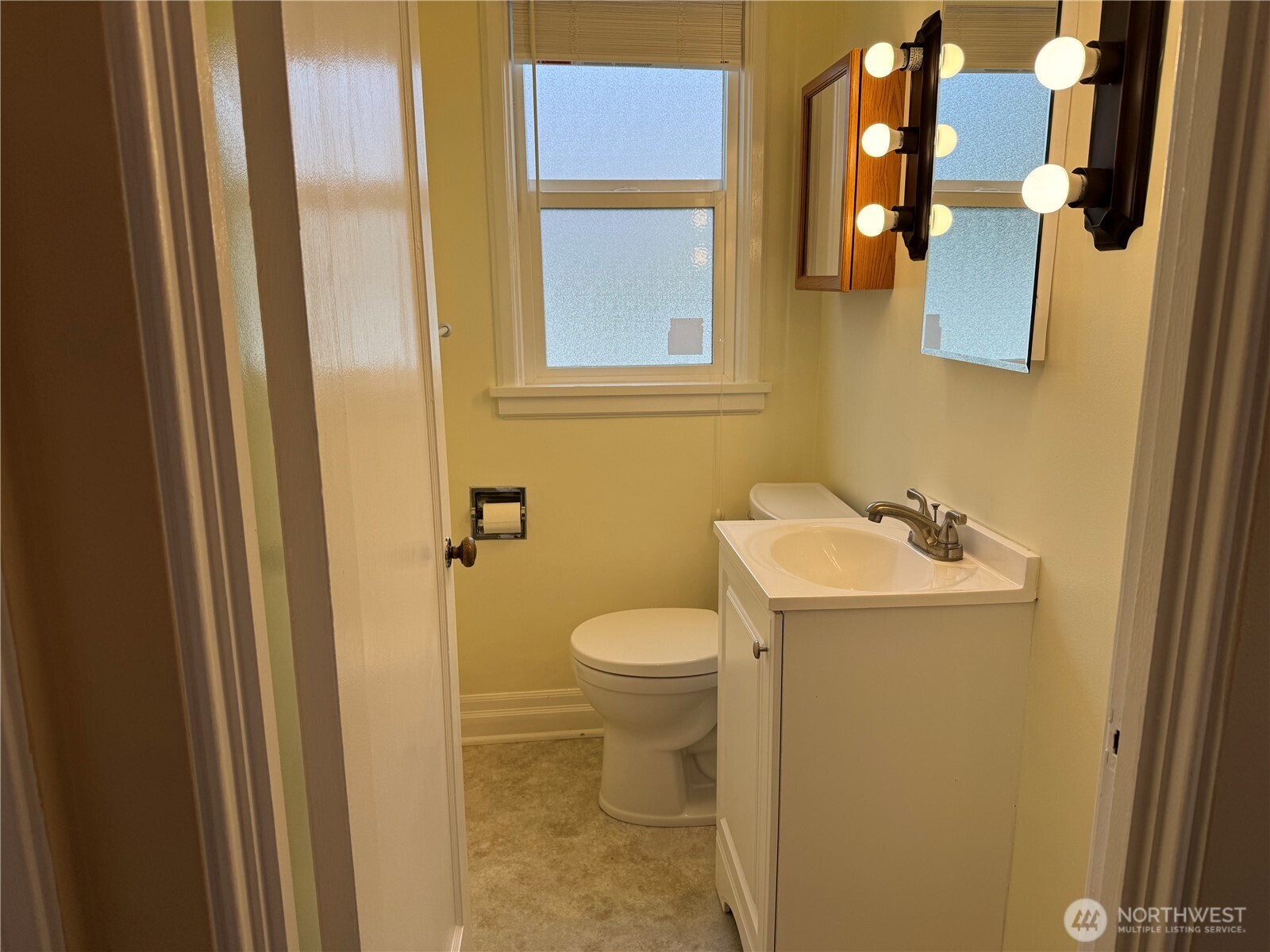 Omak, Washington 98841, United States, 3 Bedrooms Bedrooms, ,2 BathroomsBathrooms,Residential,Active,228593