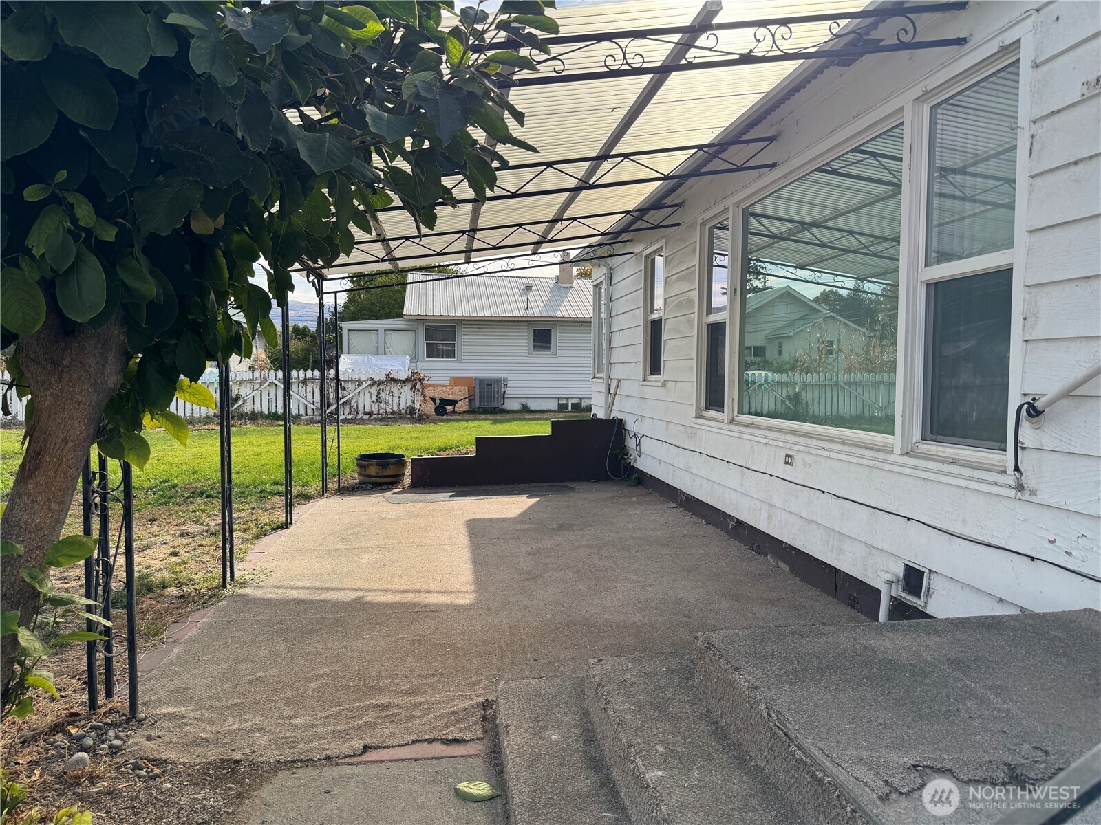 Omak, Washington 98841, United States, 3 Bedrooms Bedrooms, ,2 BathroomsBathrooms,Residential,Active,228593