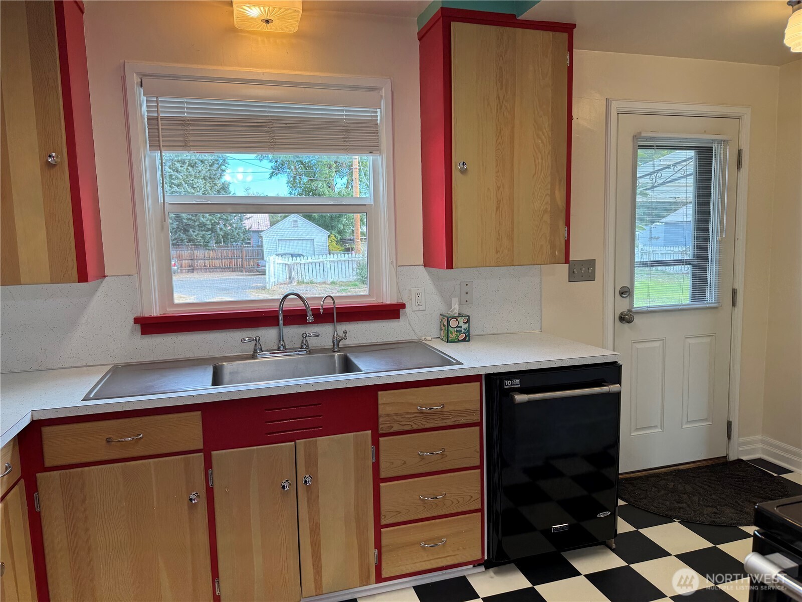 Omak, Washington 98841, United States, 3 Bedrooms Bedrooms, ,2 BathroomsBathrooms,Residential,Active,228593