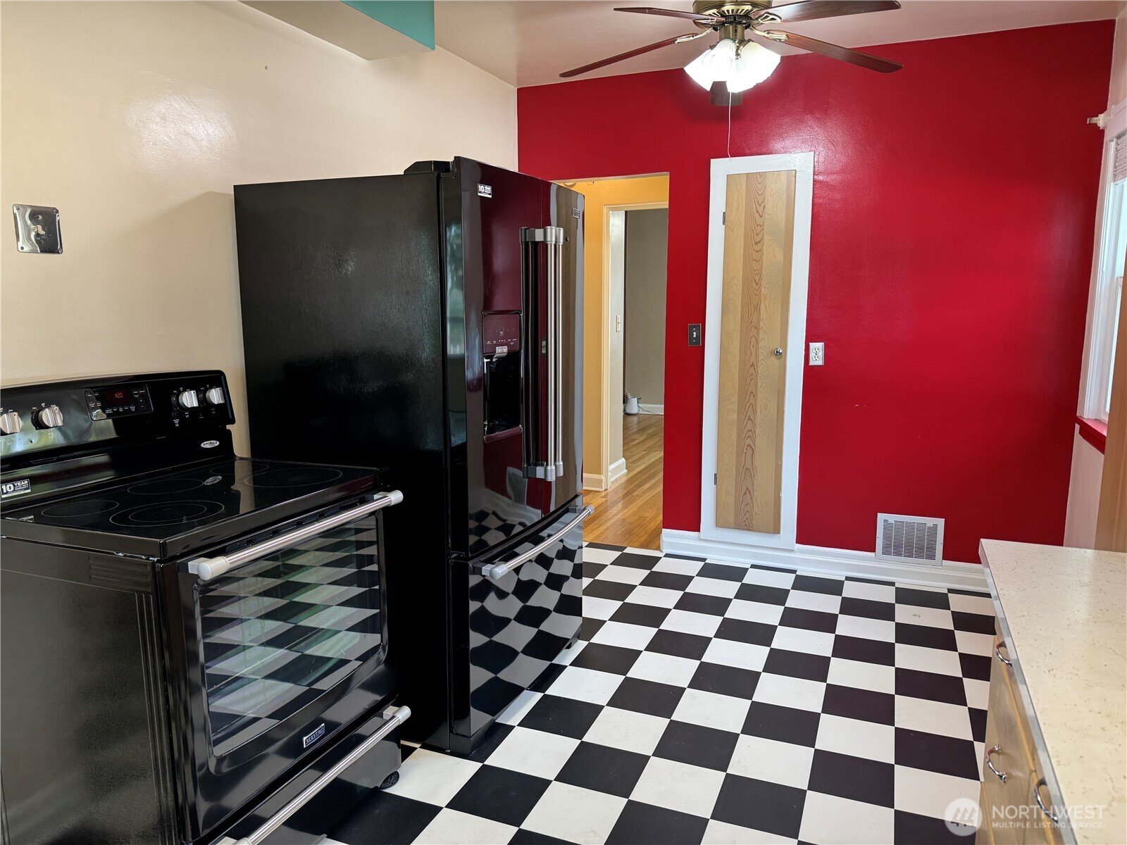 Omak, Washington 98841, United States, 3 Bedrooms Bedrooms, ,2 BathroomsBathrooms,Residential,Active,228593