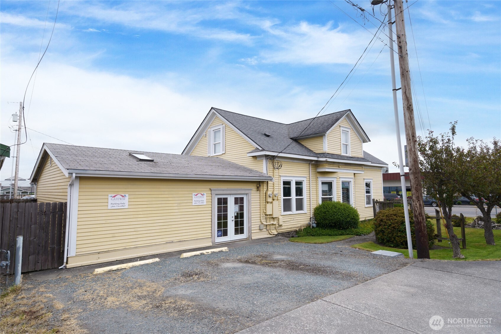 2320 Commercial Avenue
