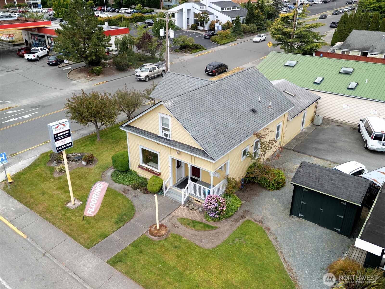 2320 Commercial Avenue