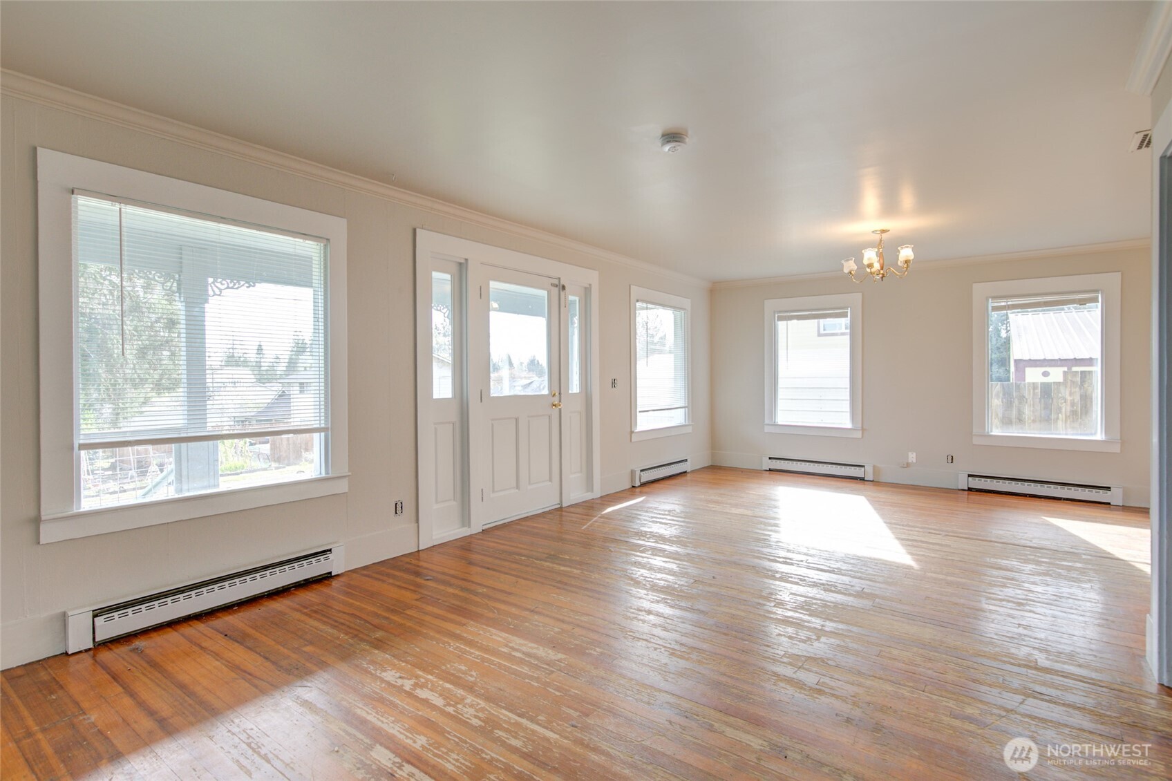 316 W Kennaston Avenue