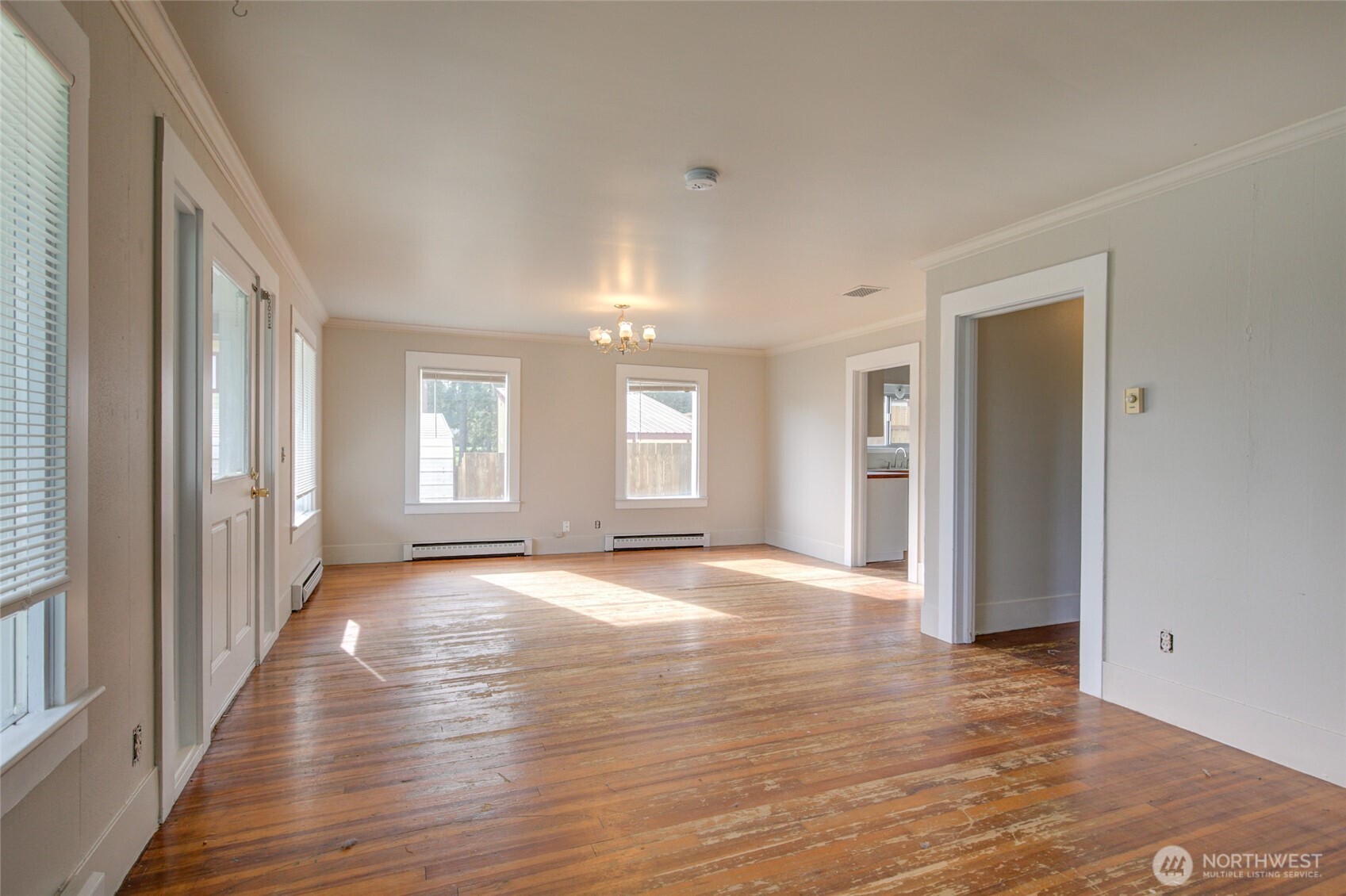 316 W Kennaston Avenue