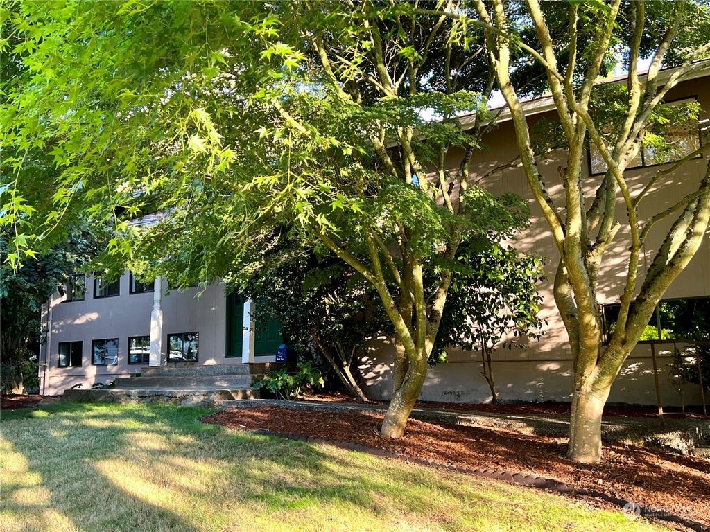 Photo of 703 SW 179th Court, Normandy Park, WA 98166 (MLS # 2053851)