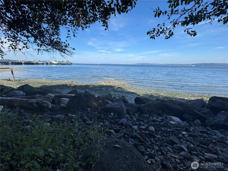 10016 SW Bunker Trail