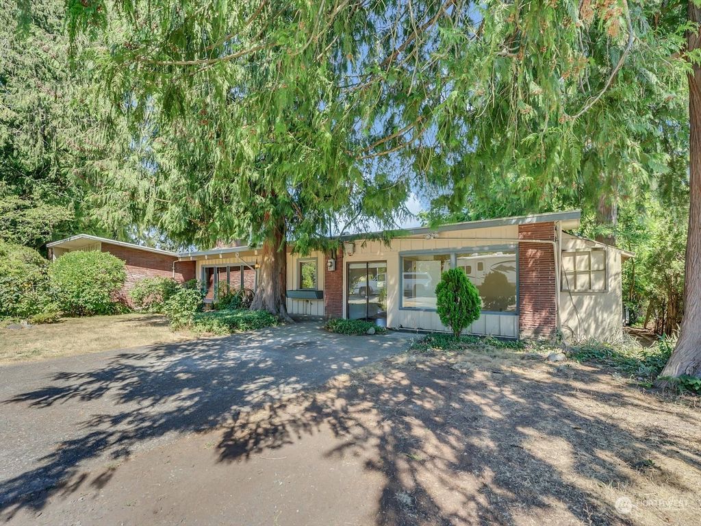 Photo of 5625 213th Street SW, Mountlake Terrace, WA 98043 (MLS # 2140416)