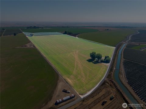 Photo of 3250 Albany Road, Othello, WA 99344 (MLS # 2433275)