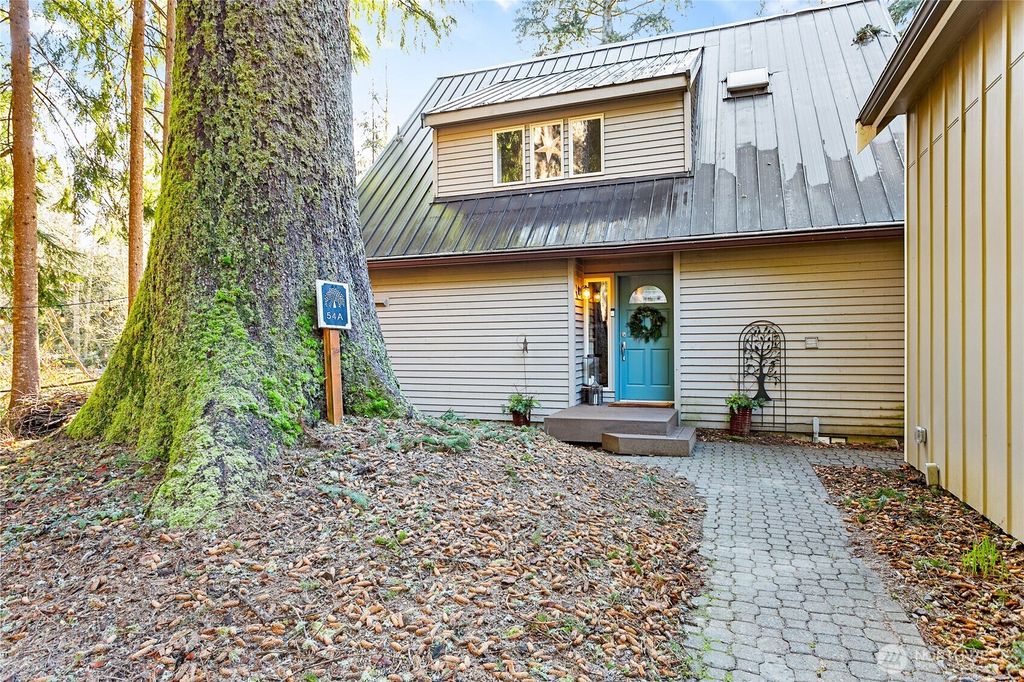 Photo of 54 A Honeycomb Ln, Bellingham, WA 98229 (MLS # 2470550)