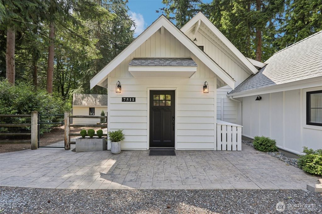 Photo of 7511 230th Avenue NE, Redmond, WA 98053 (MLS # 2387927)