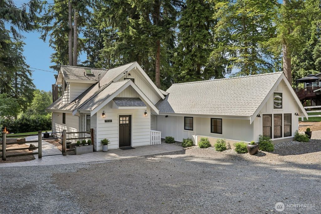 Photo of 7511 230th Avenue NE, Redmond, WA 98053 (MLS # 2387927)