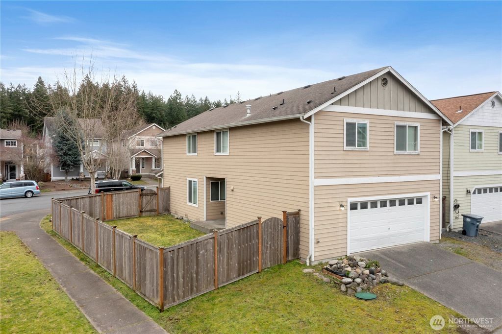 Photo of 18114 97th Avenue E, Puyallup, WA 98375 (MLS # 2493308)
