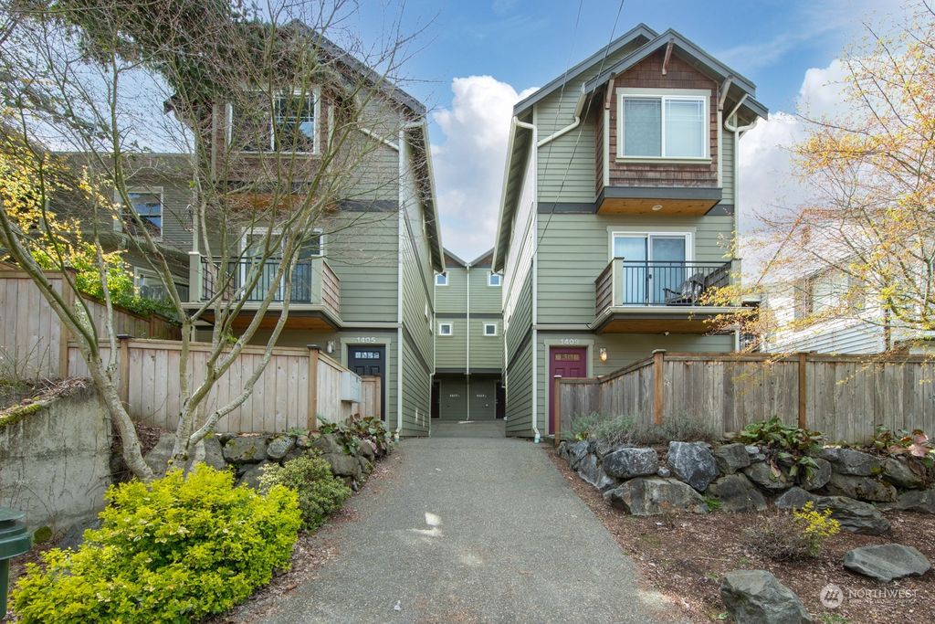 Photo of 1407 33rd Avenue #A, Seattle, WA 98122 (MLS # 2053943)