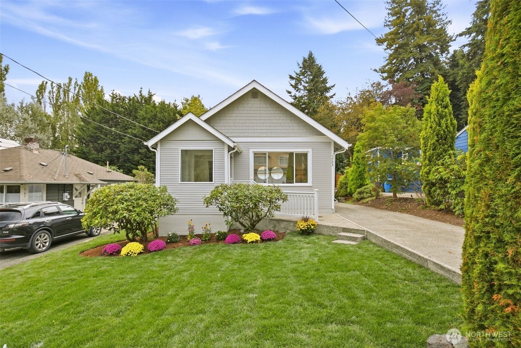 Photo of 1723 NE 92nd Street, Seattle, WA 98115 (MLS # 2587421)