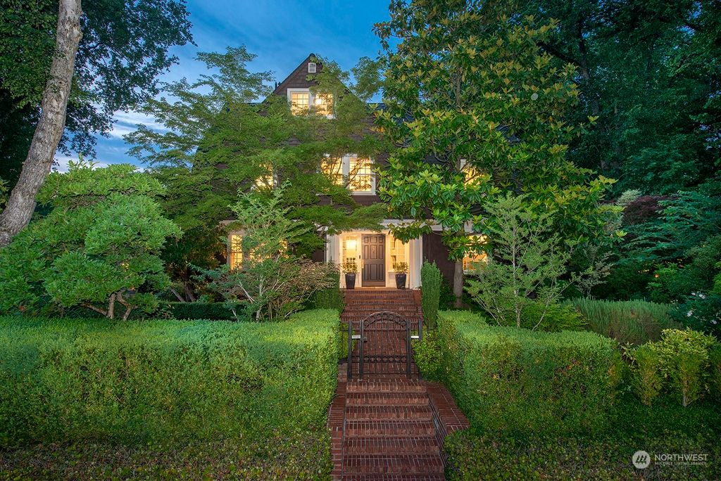 Photo of 803 36th Avenue E, Seattle, WA 98112 (MLS # 2131475)