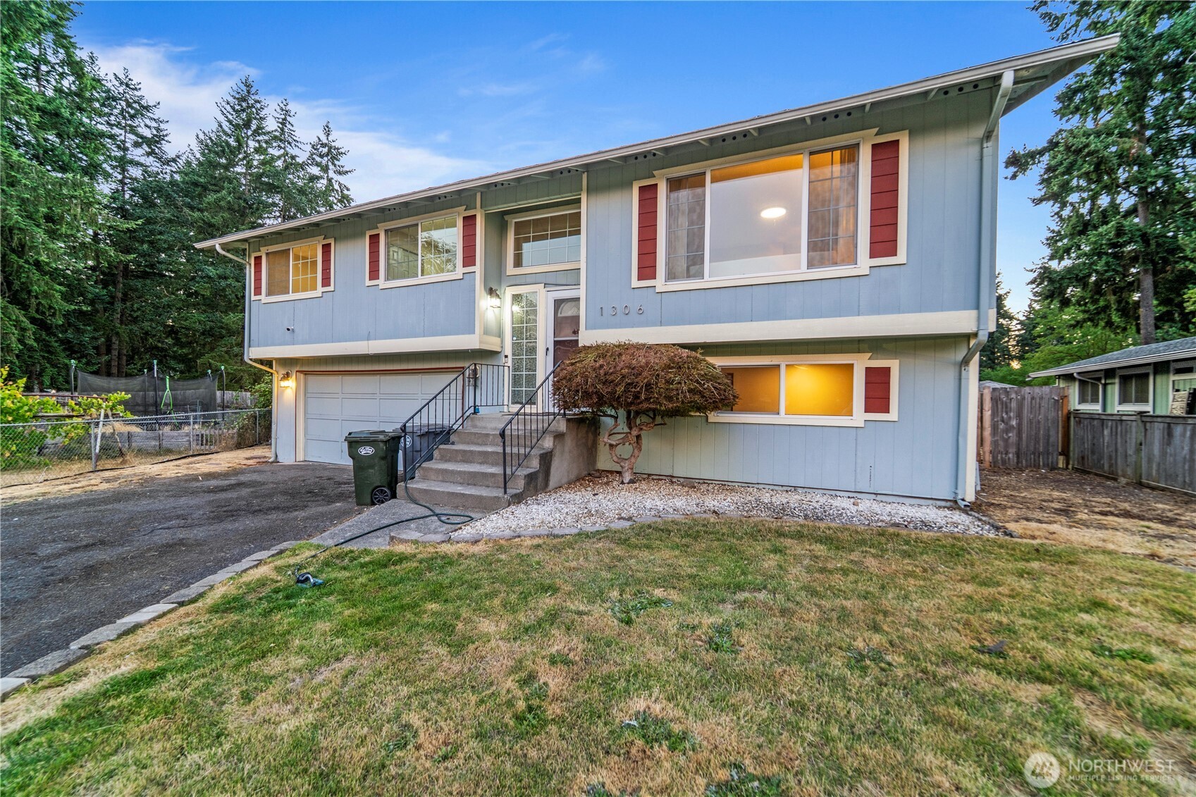 1306 Sherwood Court E