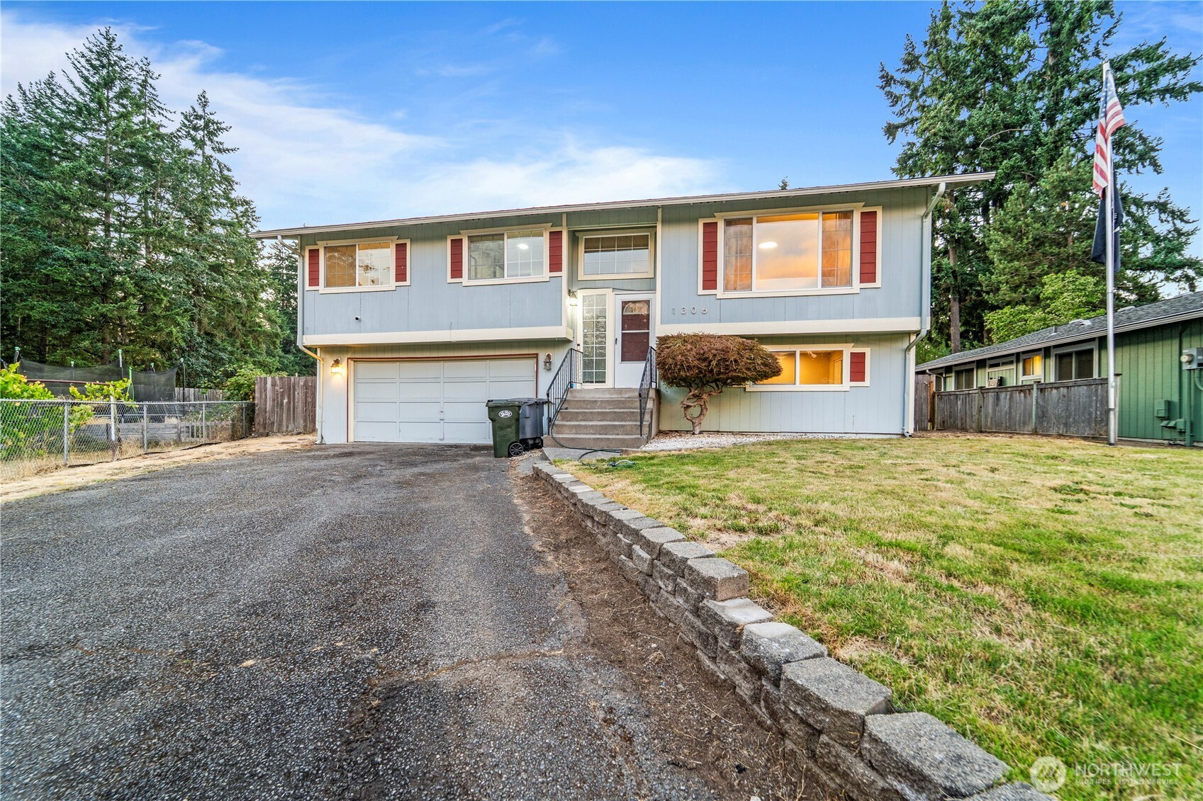 1306 Sherwood Court E