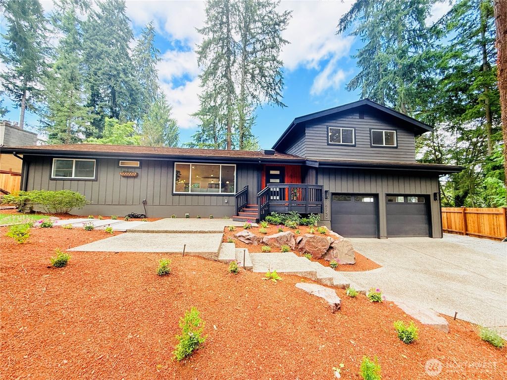 Photo of 16142 SE 42 Place, Bellevue, WA 98006 (MLS # 2549541)