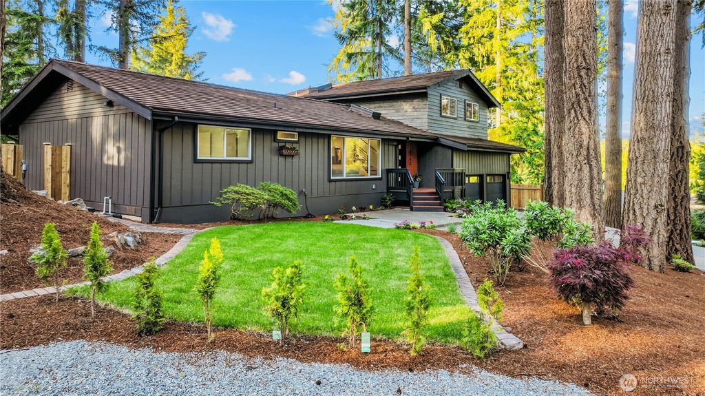 Photo of 16142 SE 42 Place, Bellevue, WA 98006 (MLS # 2549541)