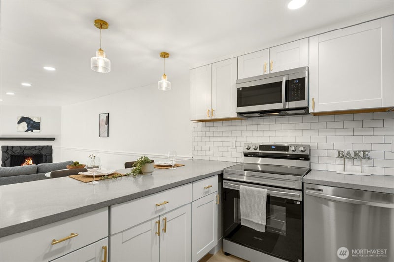 14527 NE 40th Street G104