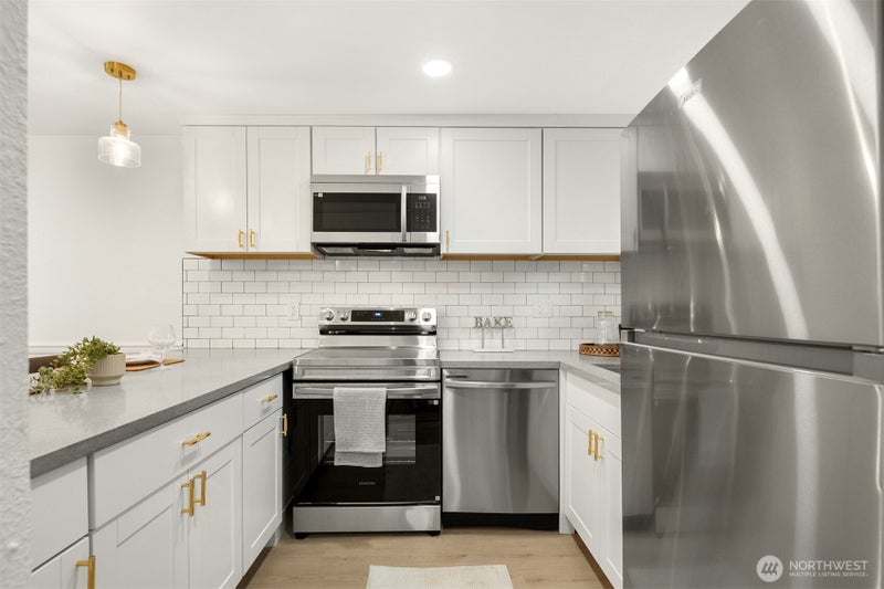 14527 NE 40th Street G104