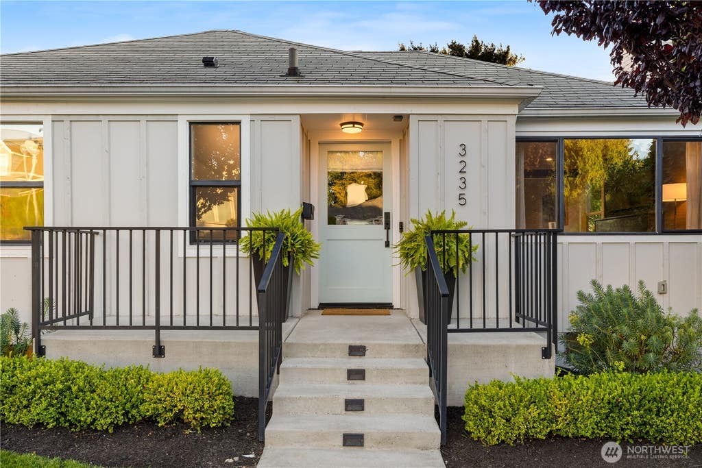 Photo of 3235 W Viewmont Way W, Seattle, WA 98199 (MLS # 2563687)