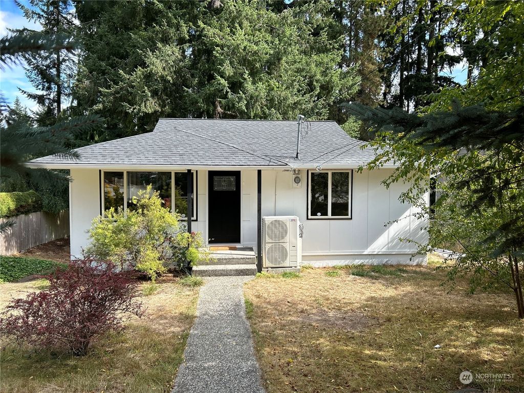 Photo of 23003 53rd Avenue W, Mountlake Terrace, WA 98043 (MLS # 2162924)