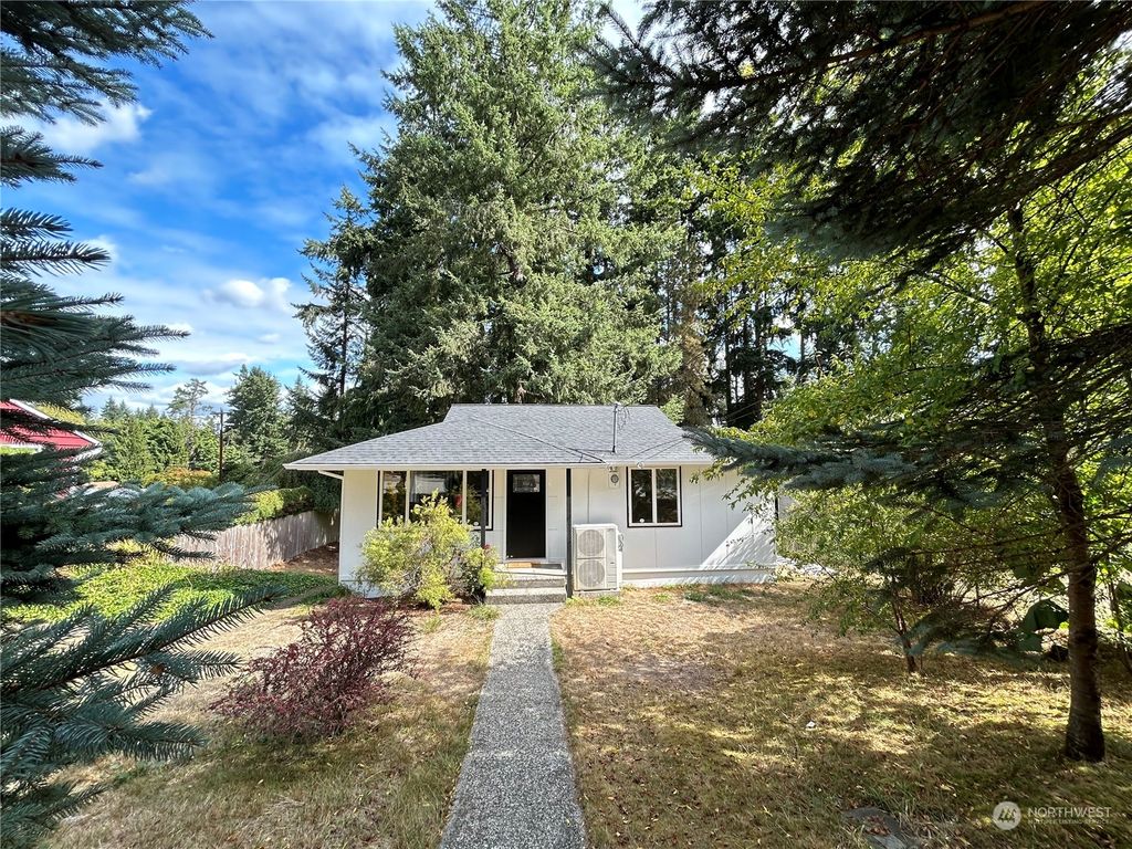 Photo of 23003 53rd Avenue W, Mountlake Terrace, WA 98043 (MLS # 2162924)