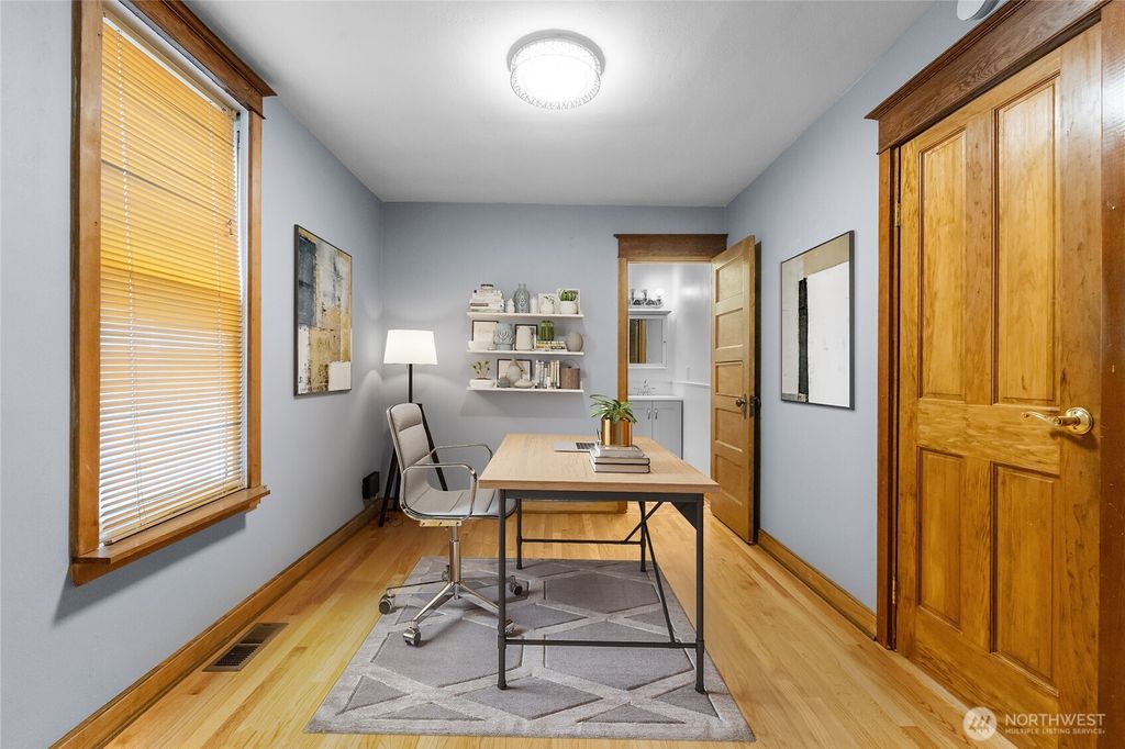 Photo of 913 N Ainsworth Avenue, Tacoma, WA 98403 (MLS # 2472736)