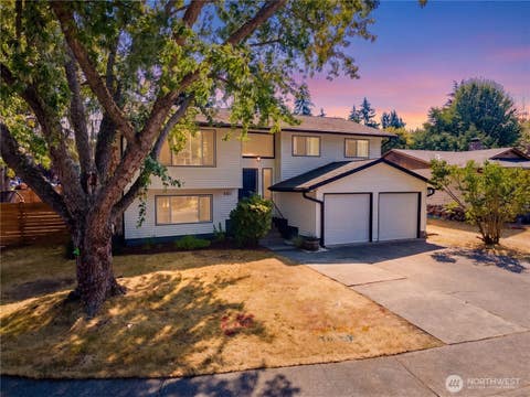 Photo of 4911 SW 324th Place, Federal Way, WA 98023 (MLS # 2571984)
