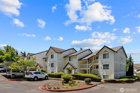 Photo of 1900 NE 48th Street #E205, Renton, WA 98056 (MLS # 2531082)