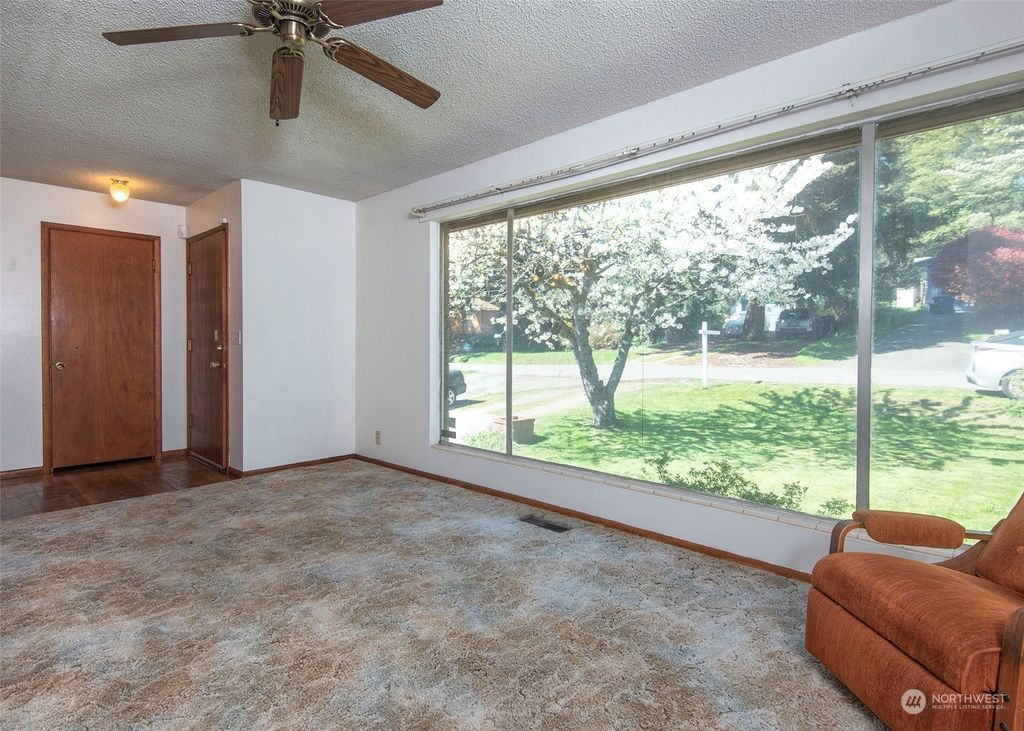 Photo of 13420 27th Avenue NE, Seattle, WA 98125 (MLS # 2064652)