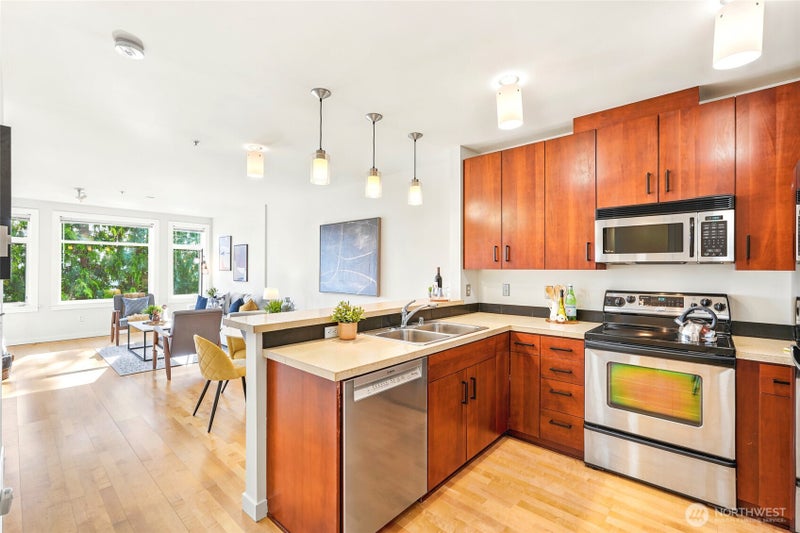655 Crockett Street B203