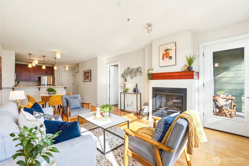 655 Crockett Street B203