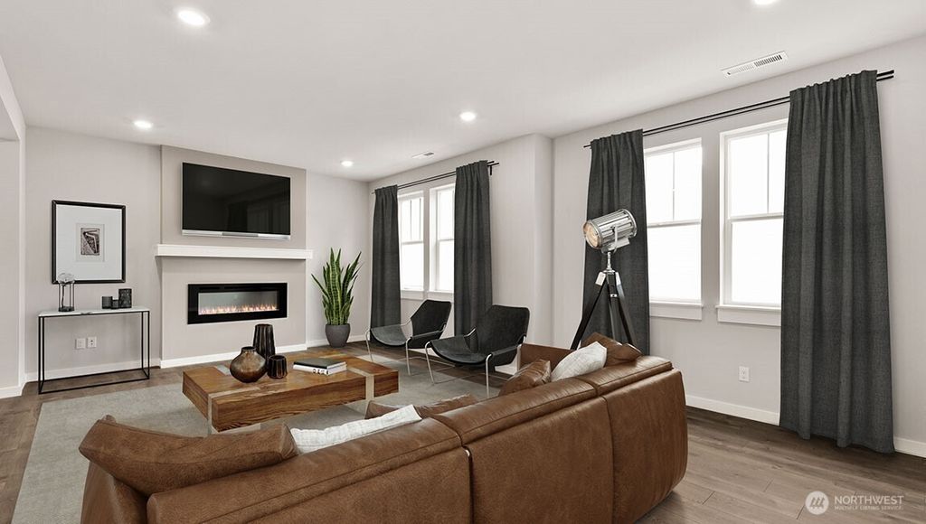 Photo of 13815 10th Place W, Lynnwood, WA 98087 (MLS # 2508936)